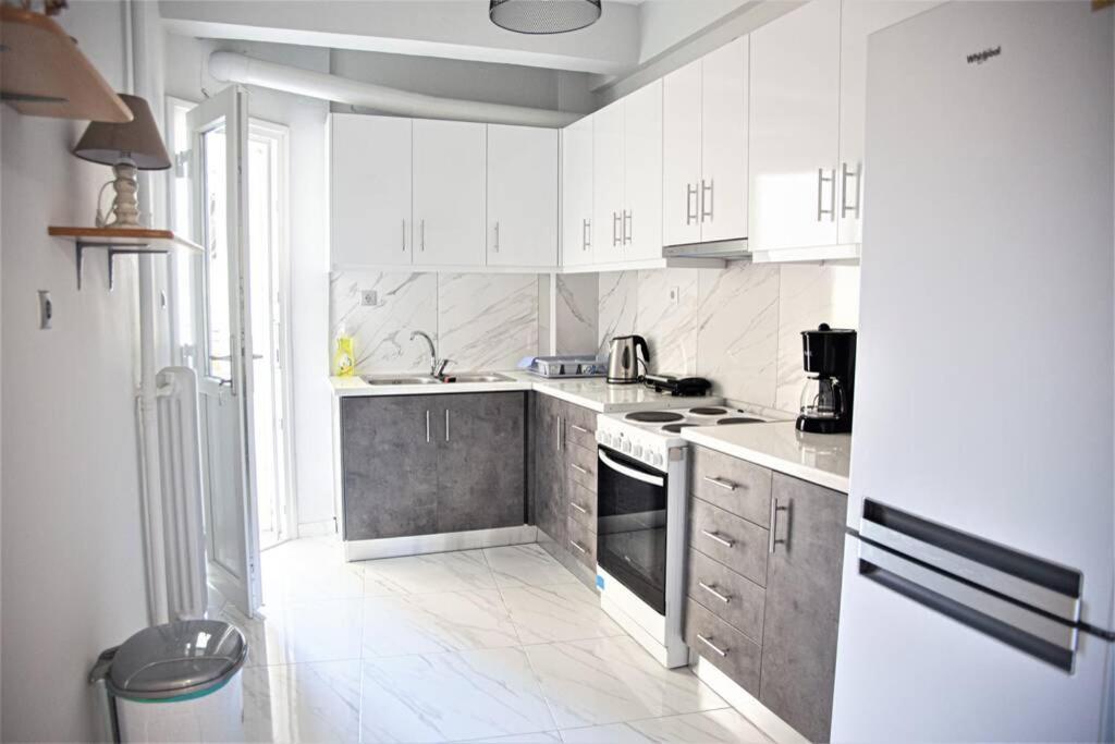 Athens Central 3Bd Apartment Next To Metro Luxury エクステリア 写真